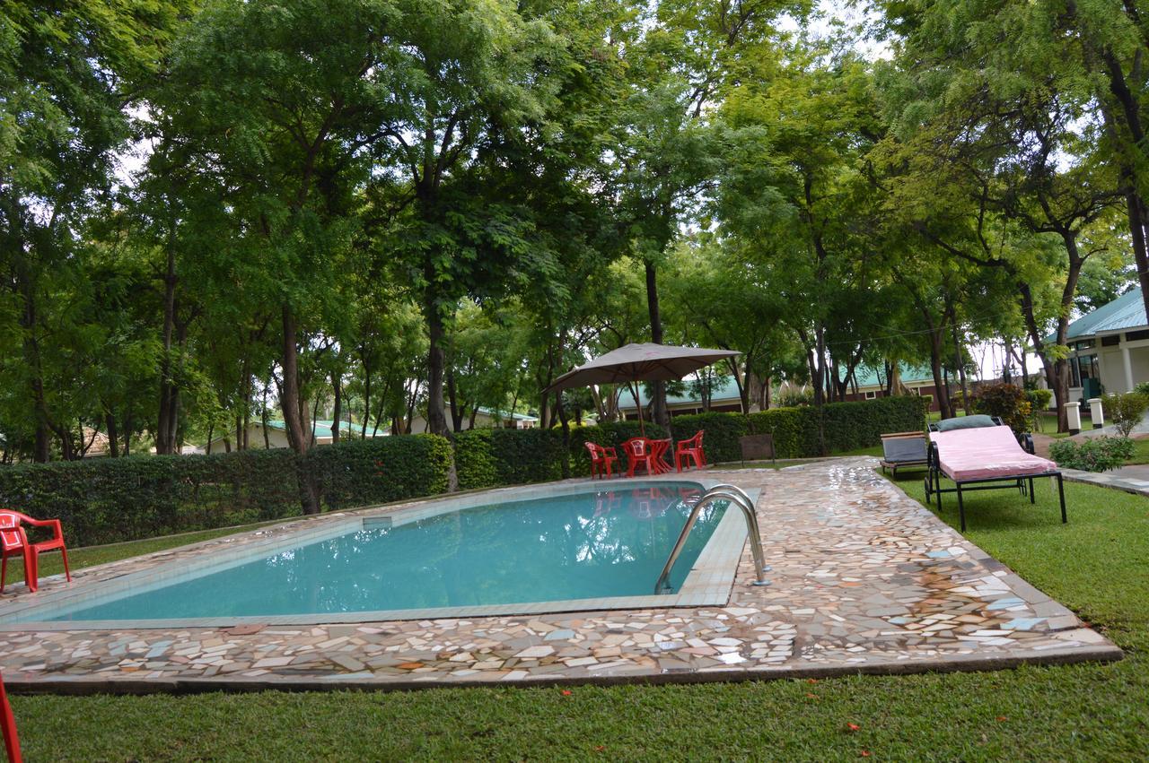 Twiga Lodge And Campsite Mto wa Mbu Exterior photo